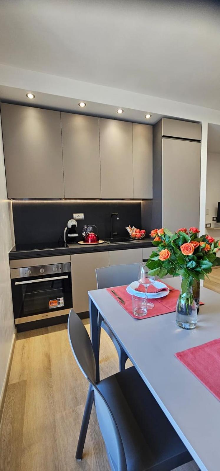 Happy Holiday Apartament Quartu SantʼElena Exterior foto
