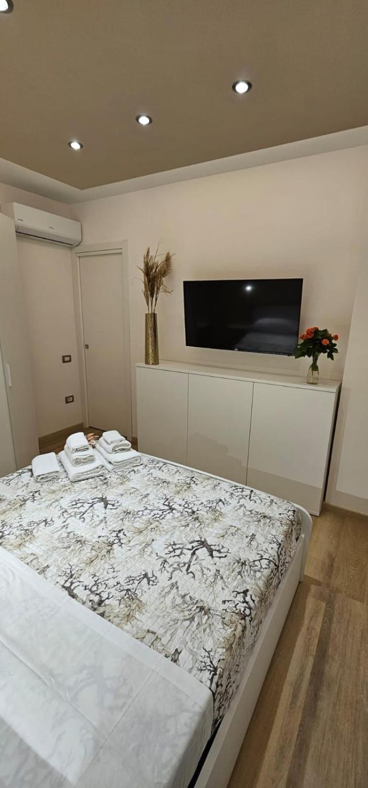 Happy Holiday Apartament Quartu SantʼElena Exterior foto